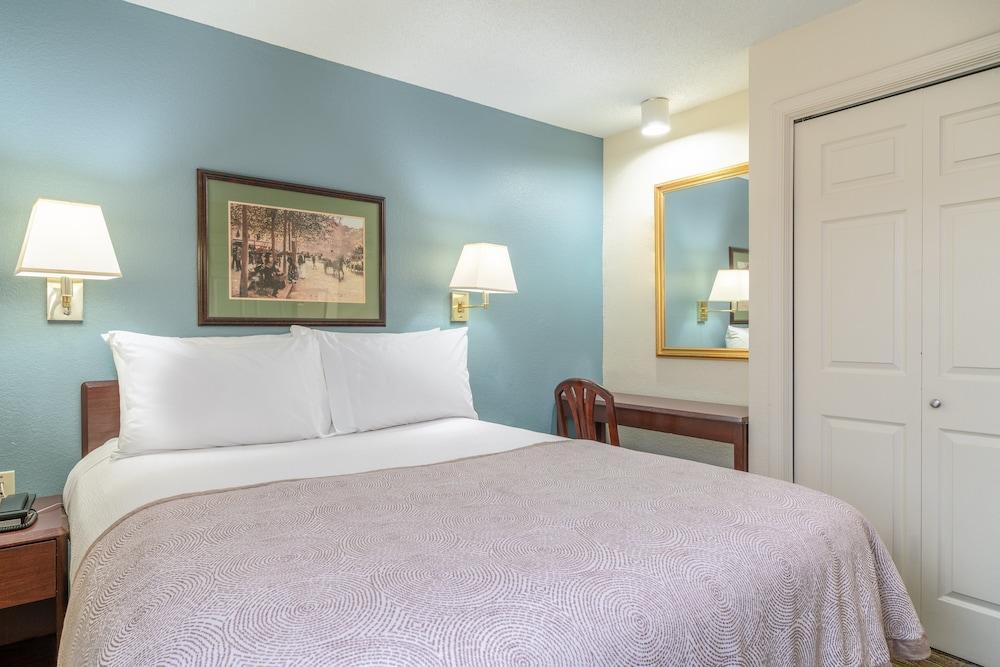 Candlewood Washington-fairfax By Ihg 2*