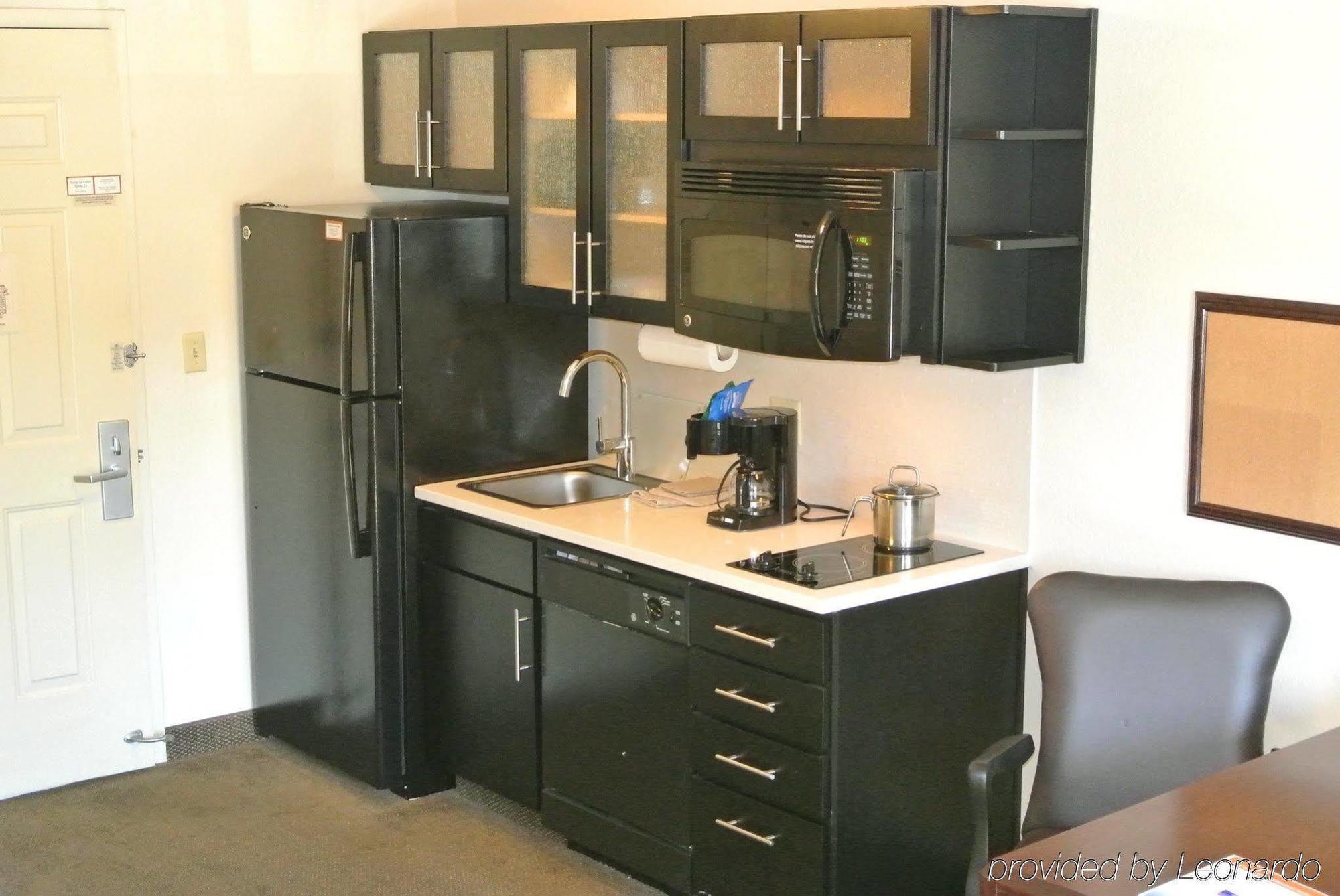 Candlewood Washington-fairfax By Ihg Hotel 2*