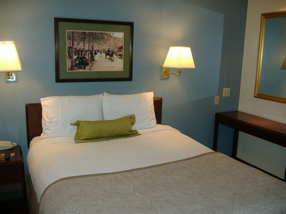 Candlewood Washington-fairfax By Ihg 2*